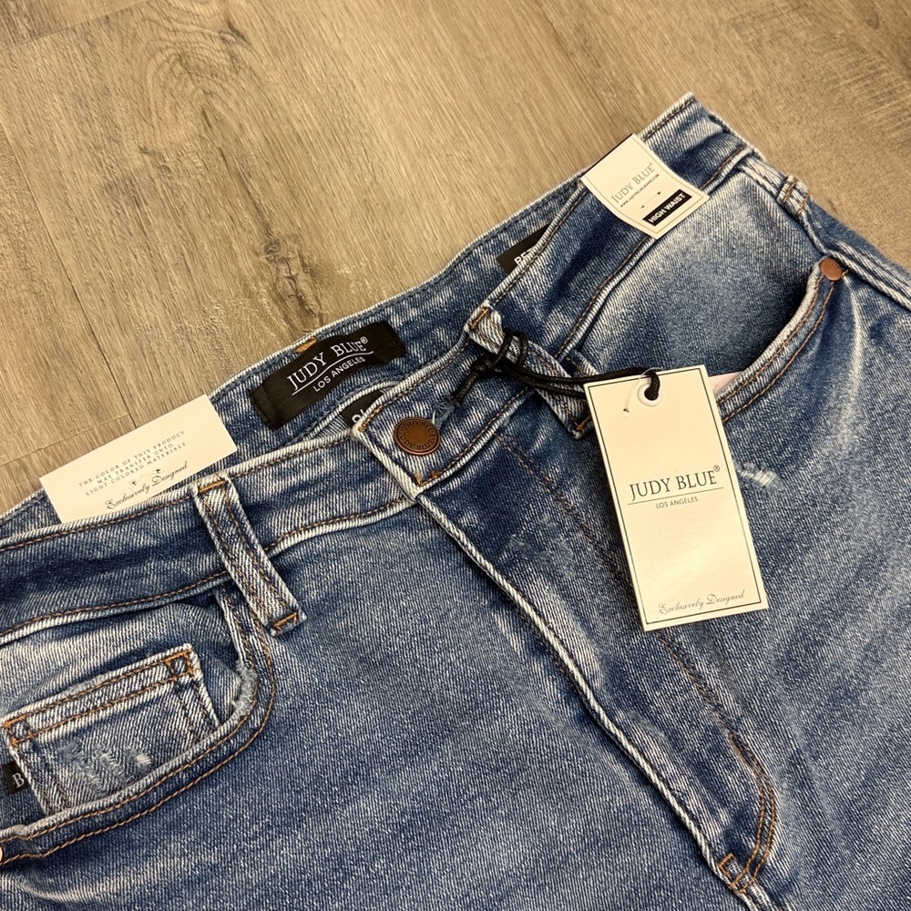 Judy Blue Distressed Wide Leg Jeans - Picture 3 of 8